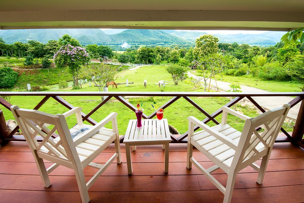 E-Outfitting Pai Resort Экстерьер фото