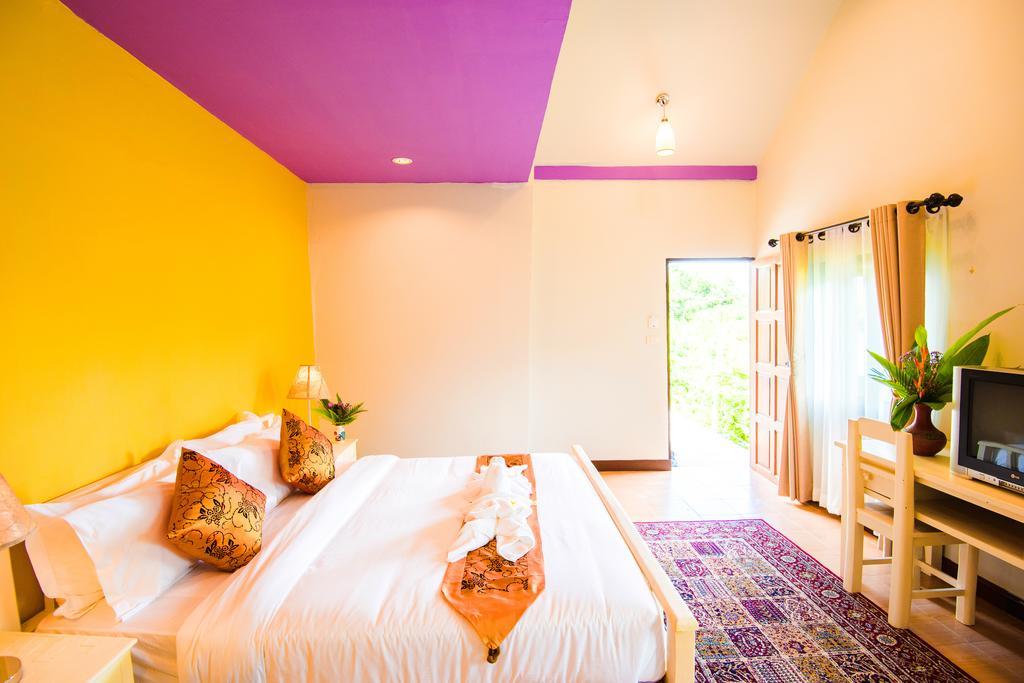 E-Outfitting Pai Resort Экстерьер фото
